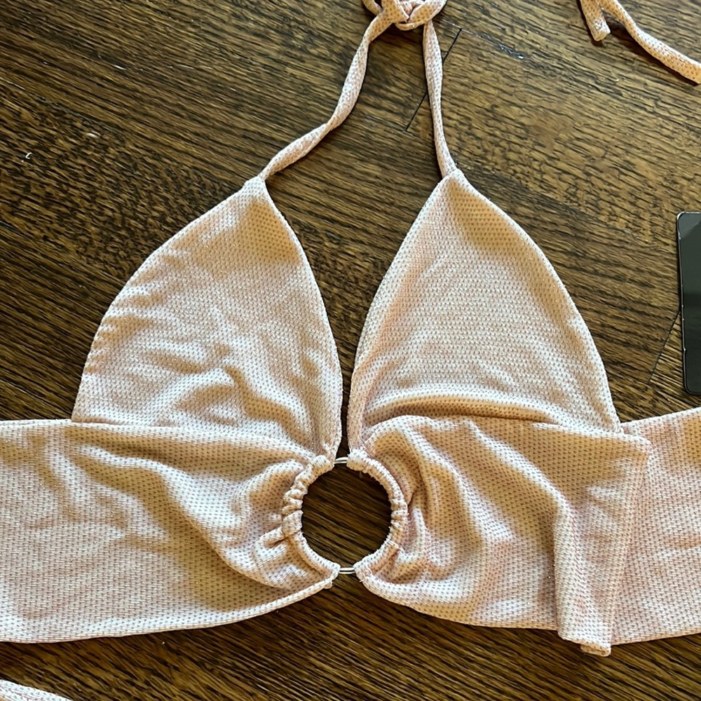 Prettylittlething ring detail bralet top - Picture 8 of 11